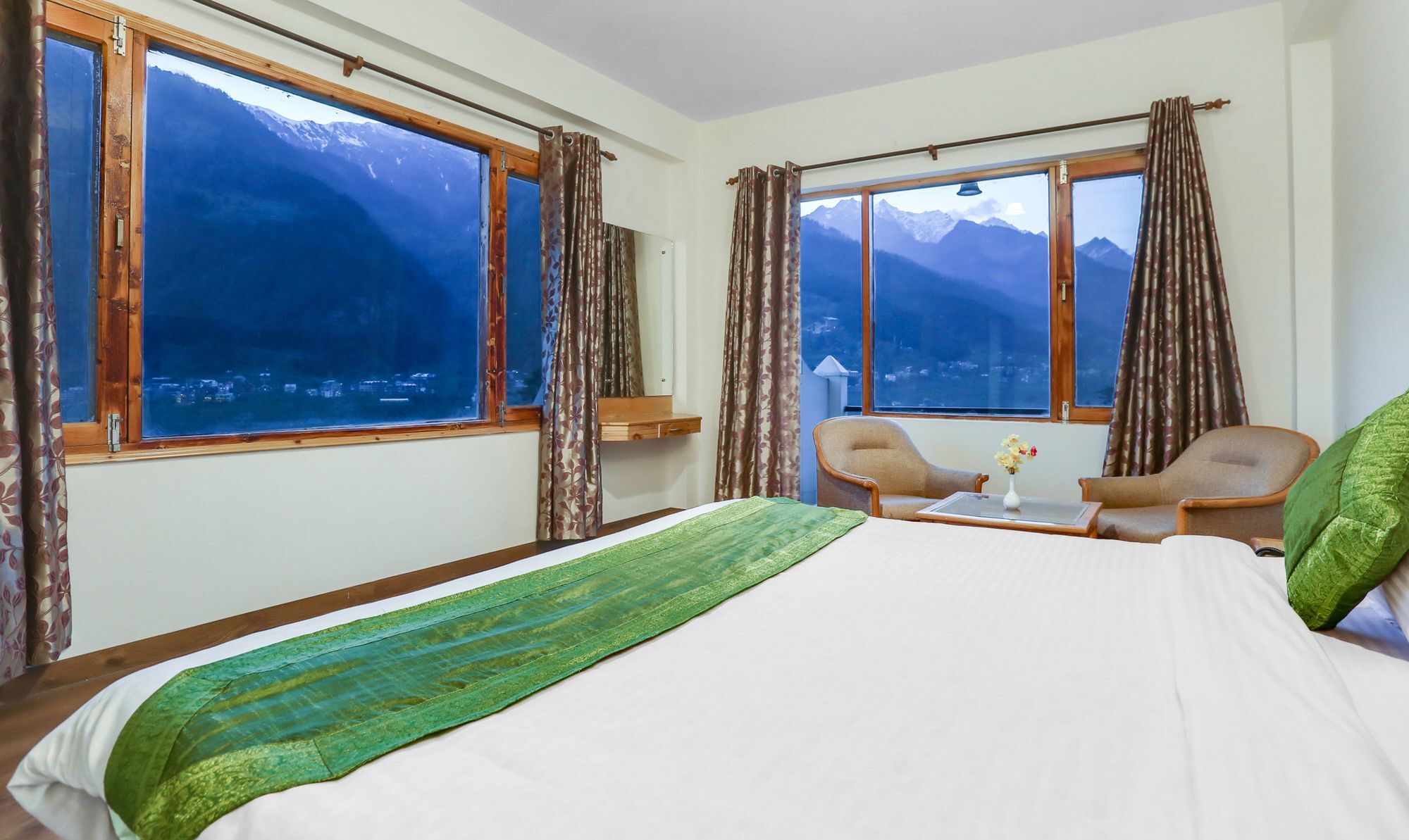Treebo Manali Retreat Hotel ภายนอก รูปภาพ